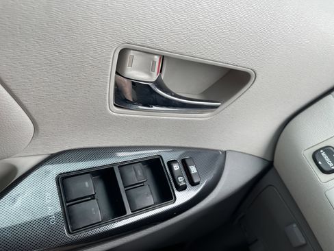 Used 2014 Toyota Sienna SE w/ SE Premium Package w/Entune image 23