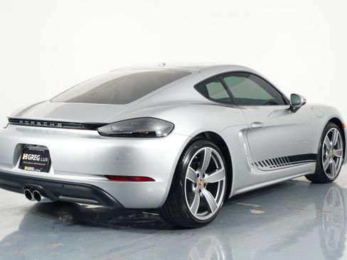 Used 2025 Porsche 718 Cayman image 11