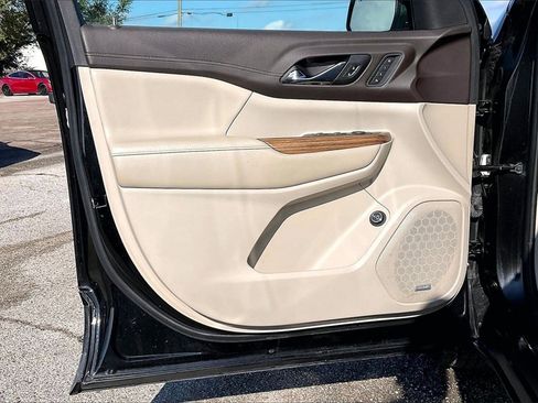 Used 2019 GMC Acadia Denali w/ Technology Package image 17