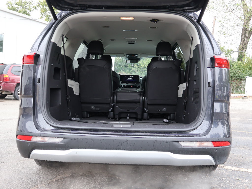 Certified 2023 Kia Carnival EX FWD image 12