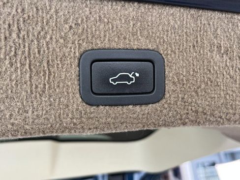 Used 2013 Volvo XC70 T6 image 39