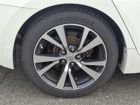 Used 2017 Nissan Maxima 3.5 SV image 8