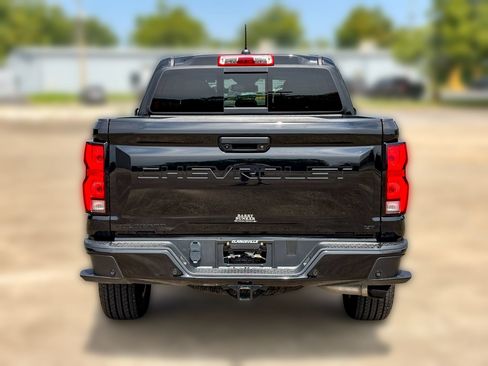 Used 2024 Chevrolet Colorado LT w/ LT Convenience Package III AWD/4WD image 11