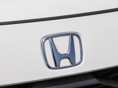 Certified 2025 Honda HR-V Sport image 4
