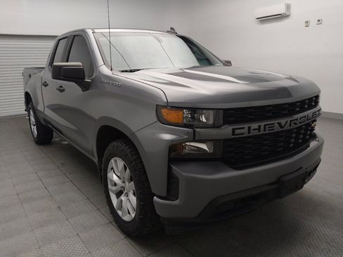 Used 2020 Chevrolet Silverado 1500 Custom w/ Custom Value Package RWD image 13