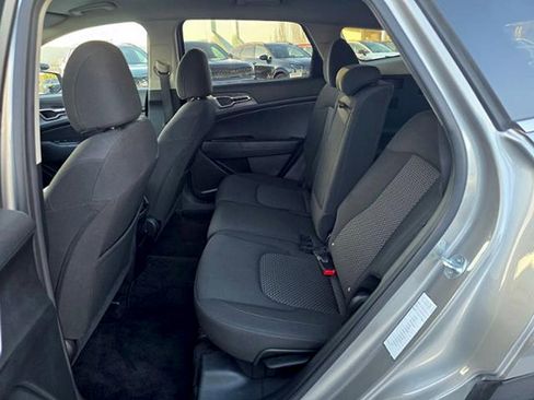 Used 2024 Kia Sportage LX image 17