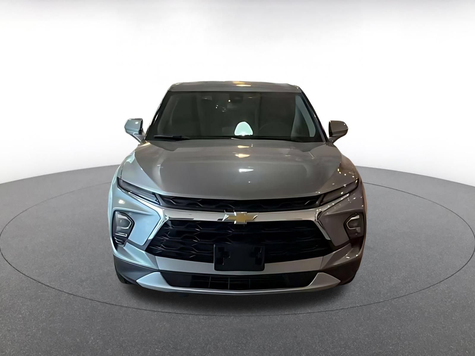 Used 2025 Chevrolet Blazer LT FWD image 4