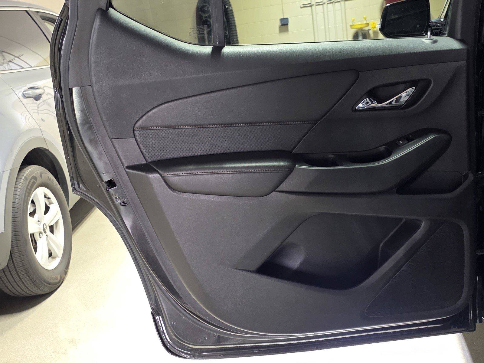 Used 2019 Chevrolet Traverse Premier w/ Redline Edition FWD image 10