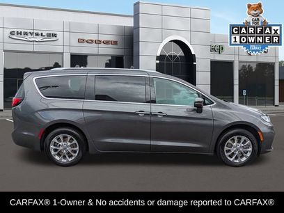 Used 2021 Chrysler Pacifica Touring-L