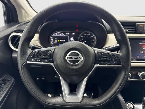 Used 2021 Nissan Versa SV FWD image 19