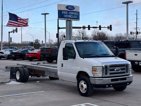 Used 2011 Ford E-450 and Econoline 450 Super Duty image 6