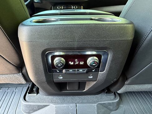 Used 2023 GMC Yukon AT4 w/ AT4 Premium Package AWD/4WD image 21