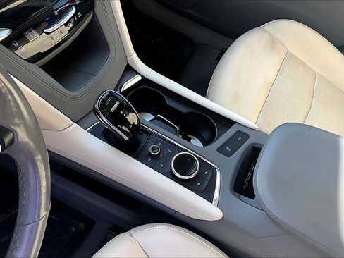 Used 2020 Cadillac XT6 Premium Luxury image 15