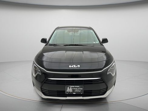 Used 2025 Kia Niro LX FWD image 2