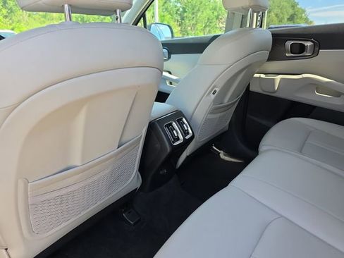 Certified 2025 Kia Sorento S w/ Panoramic Sunroof Package FWD image 10