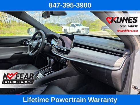 Used 2025 Jeep Compass Limited AWD/4WD image 28