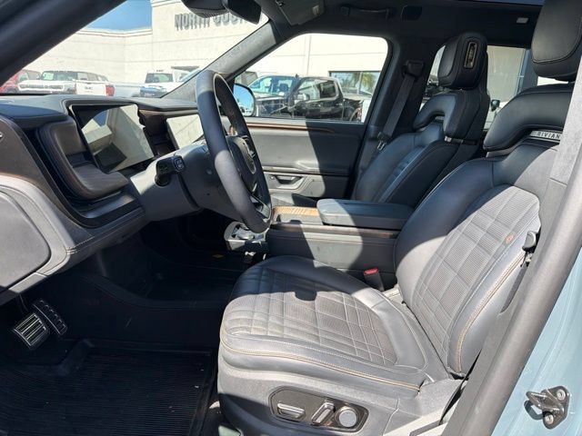 Used 2025 Rivian R1S Premium Dual AWD/4WD image 5