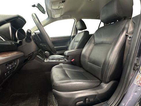 Used 2016 Subaru Outback 2.5i Limited image 10