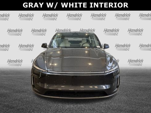 Used 2026 Tesla Model Y AWD image 3