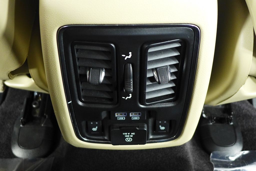 Used 2018 Jeep Grand Cherokee Limited AWD/4WD image 24