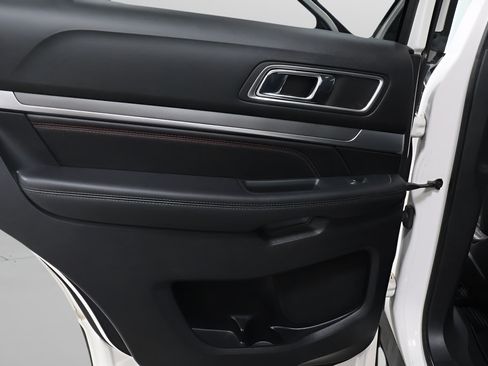 Used 2019 Ford Explorer Sport AWD/4WD image 23