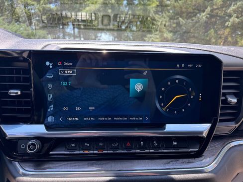 Used 2023 Chevrolet Silverado 1500 LTZ w/ LTZ Convenience Package II AWD/4WD image 15