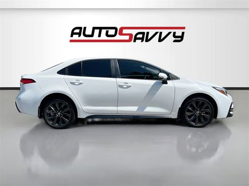 Used 2024 Toyota Corolla SE image 8