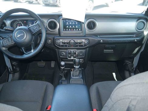 Used 2023 Jeep Wrangler Unlimited w/ Cold Weather Group AWD/4WD image 5
