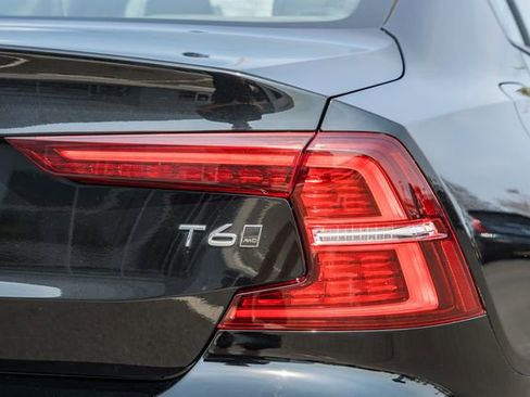 Used 2020 Volvo S60 T6 Momentum image 7