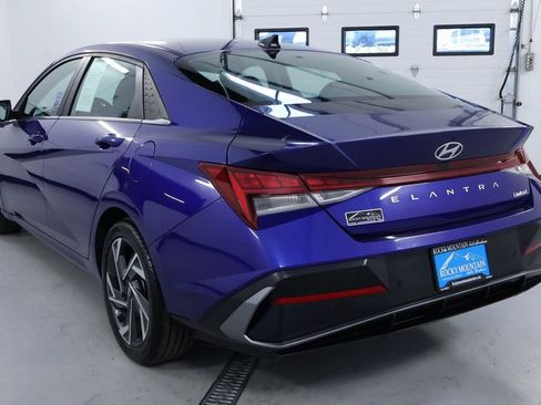 Used 2024 Hyundai Elantra Limited image 5
