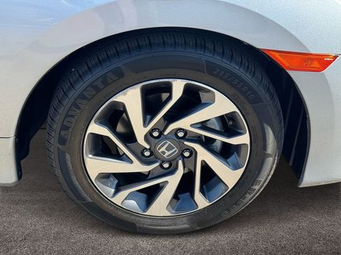 Used 2018 Honda Civic EX image 7