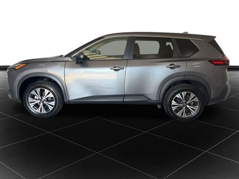 Used 2022 Nissan Rogue SV FWD image 2
