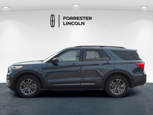 Used 2023 Ford Explorer XLT w/ Equipment Group 202A AWD/4WD image 6