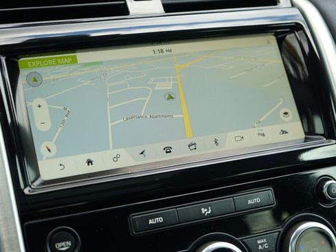 Used 2018 Land Rover Discovery HSE image 21