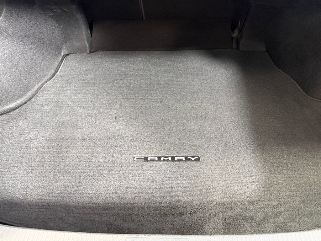 Used 2020 Toyota Camry XLE w/ Carpet Mat Package FWD image 30