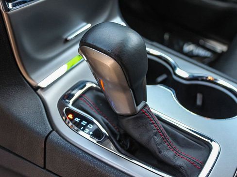 Used 2019 Jeep Grand Cherokee Trailhawk w/ Trailhawk Luxury Group image 24