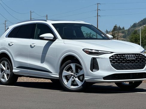 New 2025 Audi Q5 Premium Plus image 1