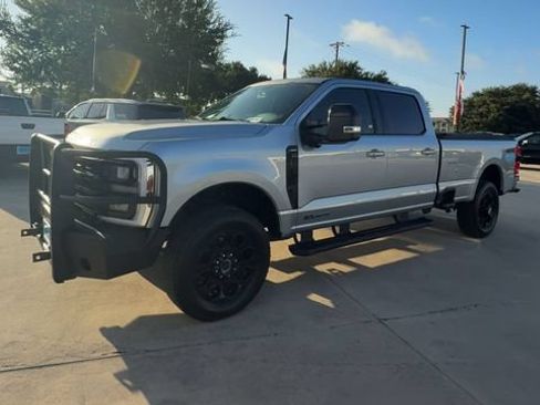 Used 2024 Ford F250 Lariat w/ Black Appearance Package AWD/4WD image 4