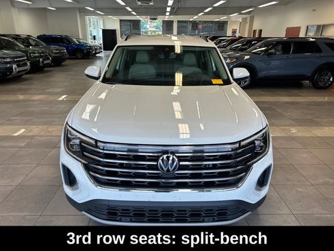 Used 2024 Volkswagen Atlas SE AWD/4WD image 17