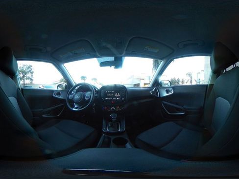 Used 2025 Kia Soul LX w/ LX Technology Package image 40