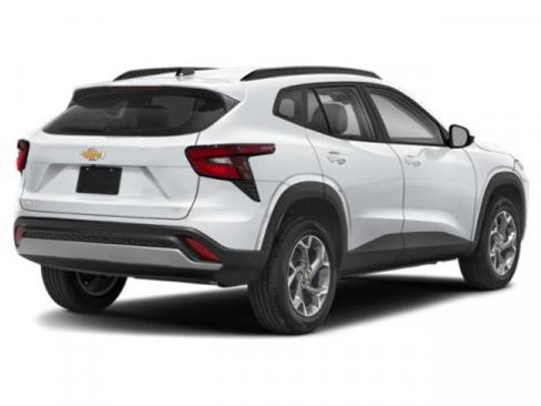 Used 2025 Chevrolet Trax LT FWD image 5