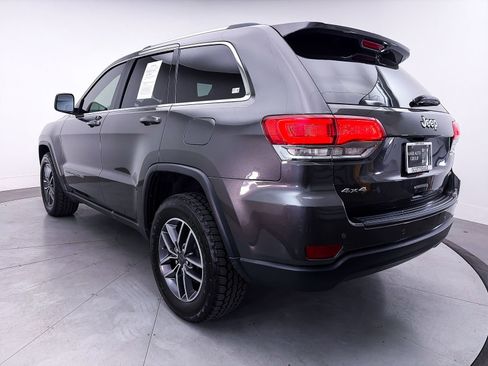Used 2019 Jeep Grand Cherokee Laredo w/ 18" Wheel & 8.4" Radio Group AWD/4WD image 12