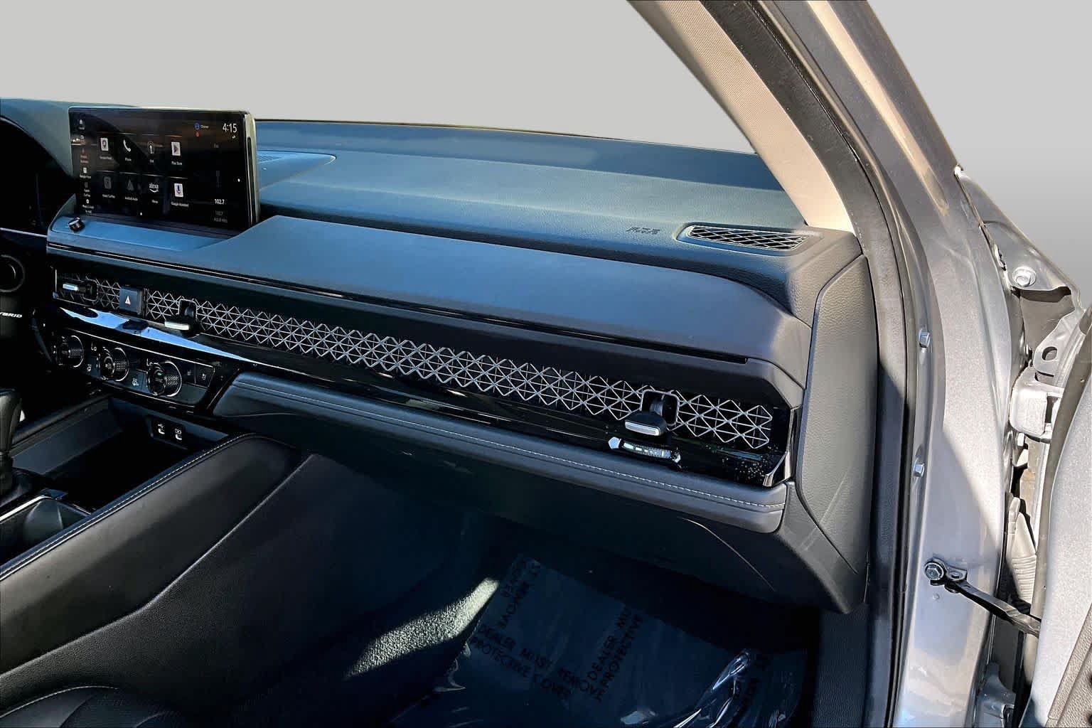 Used 2023 Honda Accord Touring image 18