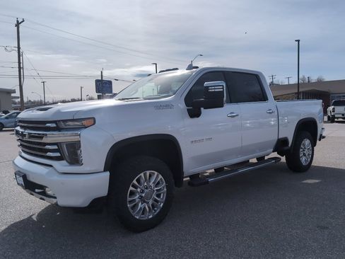 Used 2022 Chevrolet Silverado 3500 High Country w/ Z71 Off-Road Package image 2