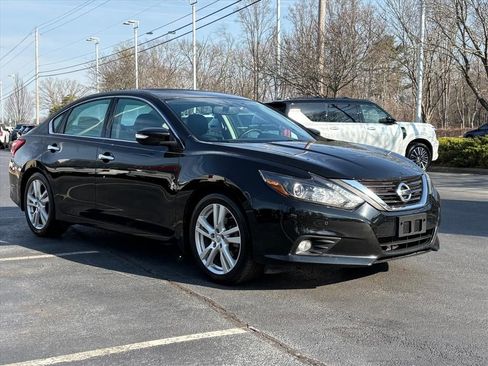 Used 2016 Nissan Altima 3.5 SL w/ 3.5 Technology Package image 1