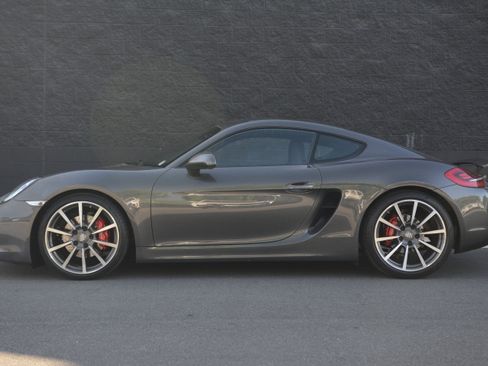 Certified 2016 Porsche Cayman S image 2