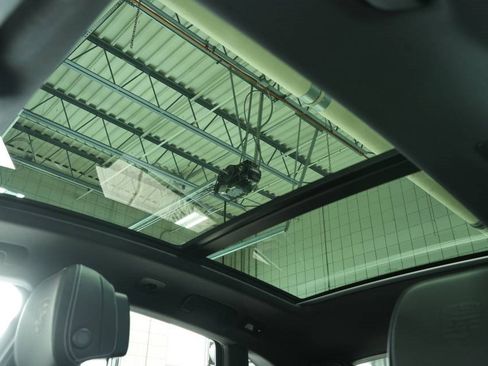 New 2025 Porsche Macan image 37