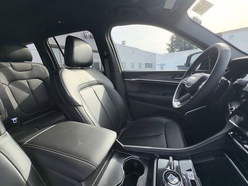 New 2026 Jeep Grand Cherokee Limited w/ Limited Altitude Package image 21