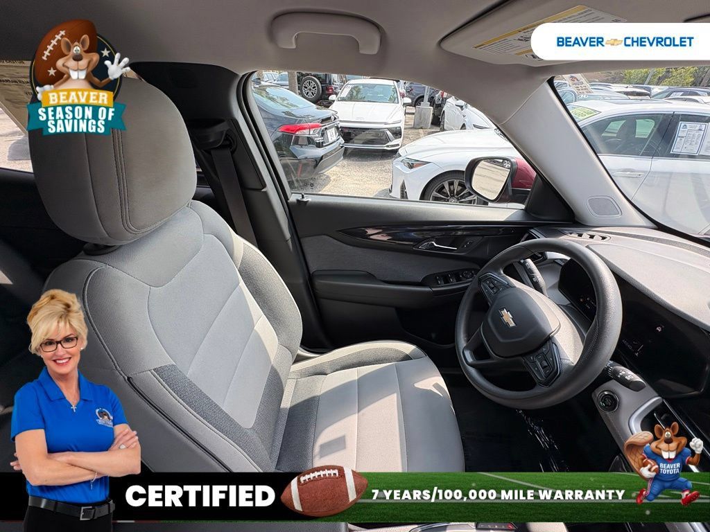Used 2025 Chevrolet TrailBlazer LT FWD image 30