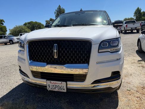 Used 2023 Lincoln Navigator Black Label AWD/4WD image 8